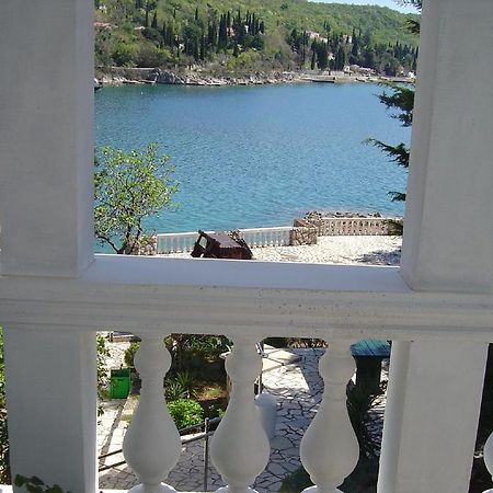 Vila Jadranka Apartments And Rooms Omišalj Esterno foto